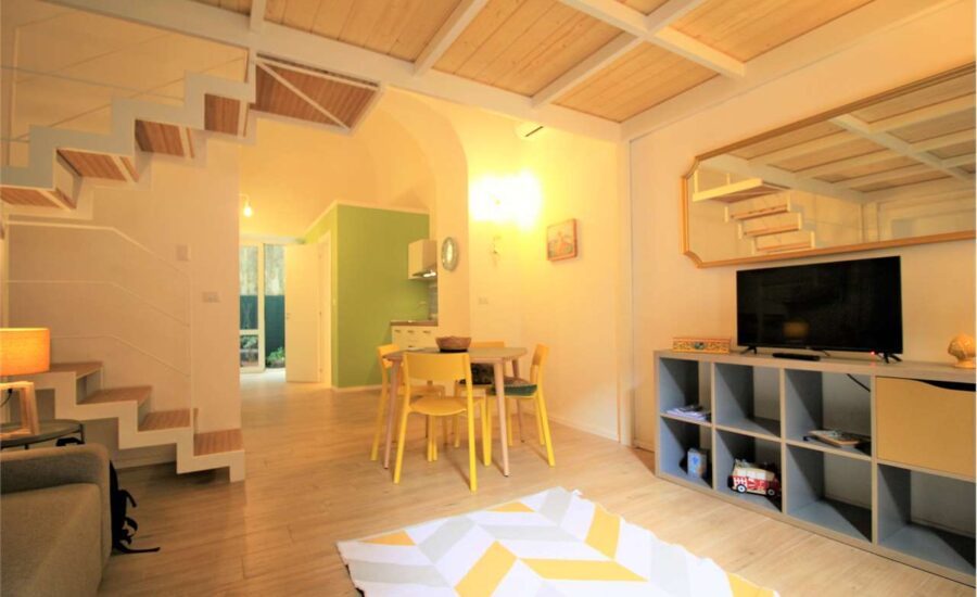 via V. Emanuele loft arredato mq. 50