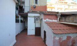 Via Vezzosi bilocale con terrazzo e giardinetto