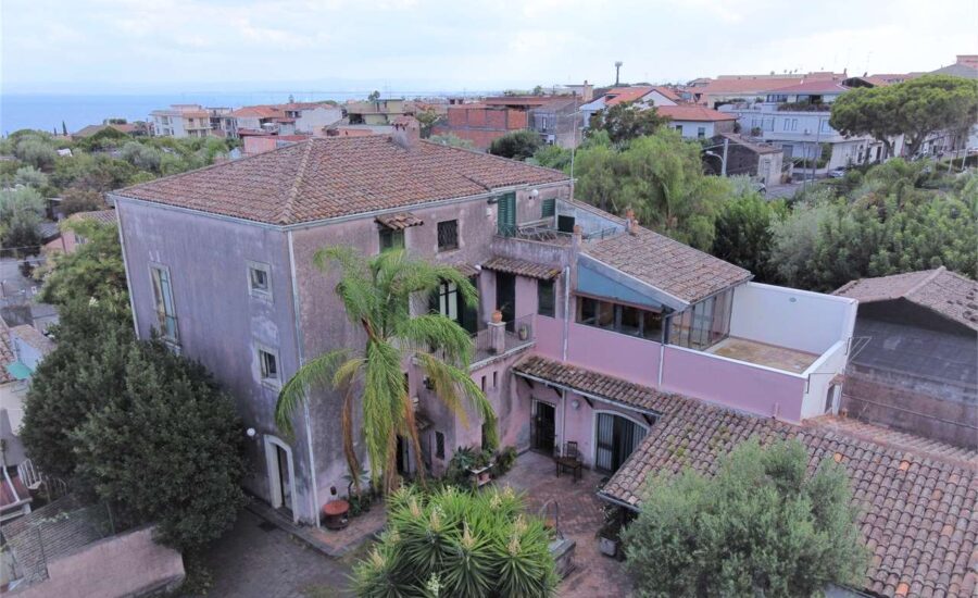 Villa signorile d’epoca Aci Castello