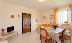Aci Catena Apt  90 mq con sottotetto e garage