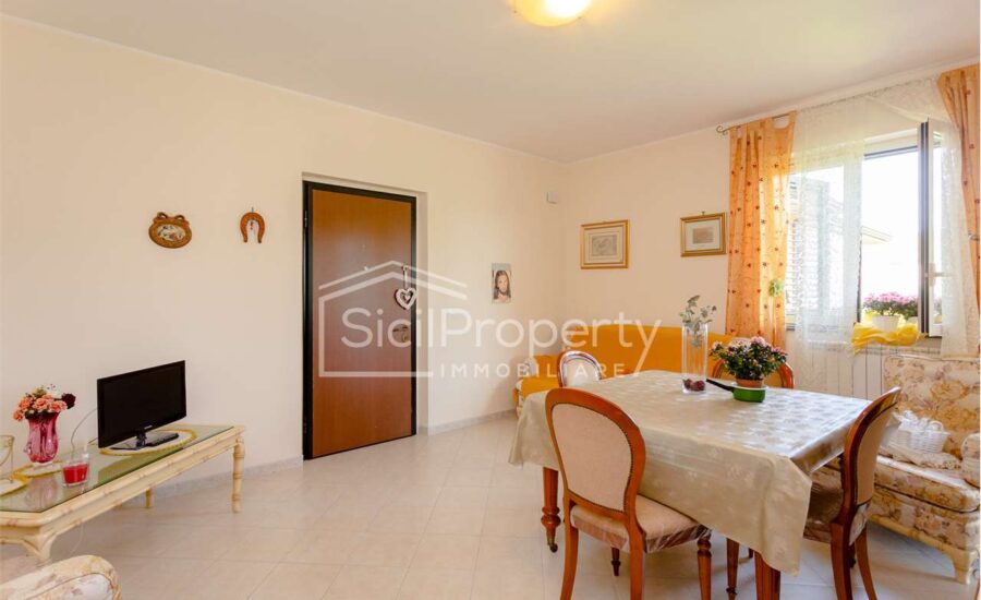Aci Catena Apt  90 mq con sottotetto e garage