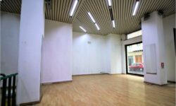 Via Genova bottega 2 luci su 2 livelli