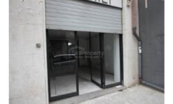 Via Palazzotto Bottega 50 mq una vetrina
