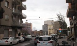 Via Palazzotto Bottega 50 mq una vetrina