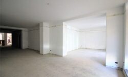 Viale Vittorio Veneto bottega mq. 100, 2 vetrine