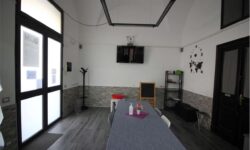Via Verona Bottega mq. 50,  3 vetrine