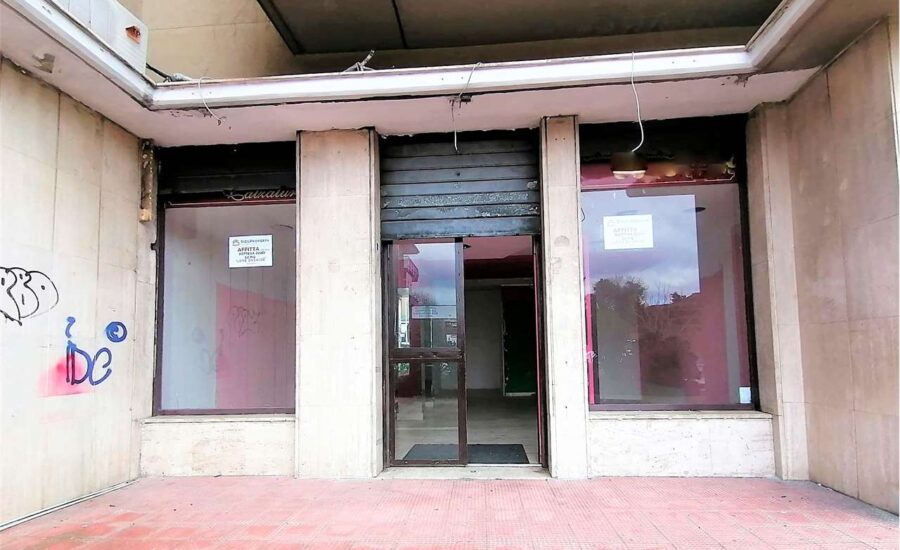 Mascalucia C.so San Vito bottega 50 mq.