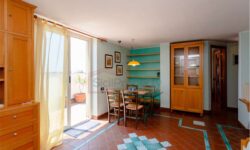 Attico 3 locali arredato con terrazzo vista mare