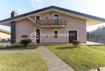 NICOLOSI VILLA 400MQ PARZIALMENTE LOCATA AMERICANI