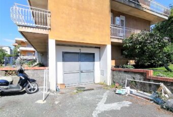 Via Varese locale deposito mq. 170