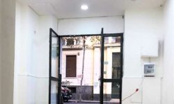 Via Lago Di Nicito bottega 1 vetrina 40 mq.