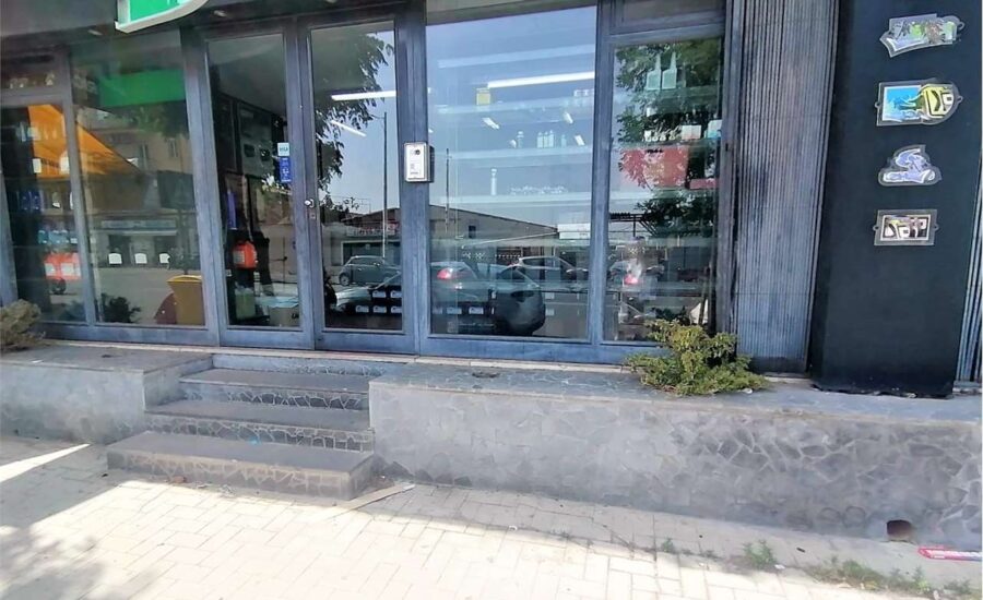Viale Mario Rapisardi bottega 150 mq.