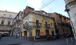 Via Gemmellaro BOTTEGA mq. 100 + 50mq suolo pubb.
