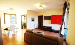Aci Trezza 3 vani arredato con garage
