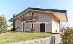 NICOLOSI VILLA 400MQ PARZIALMENTE LOCATA AMERICANI