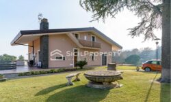 NICOLOSI VILLA 400MQ PARZIALMENTE LOCATA AMERICANI
