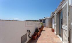 Attico 3 locali arredato con terrazzo vista mare