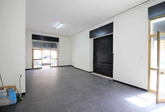 Via Gorizia bottega ristrutturata 80 mq. 3 vetrine