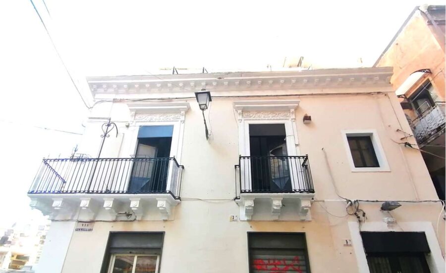 Via Gemmellaro BOTTEGA mq. 100 + 50mq suolo pubb.