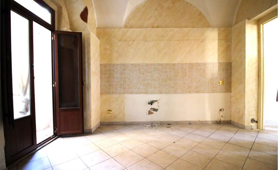 Cibali Via San Paolo 3 vani uso ufficio