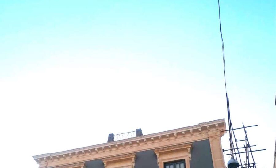 Via Plebiscito 6 vani arredato palazzo storico