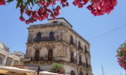 Ortigia palazzetto storico vista mare