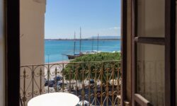 Ortigia palazzetto storico vista mare