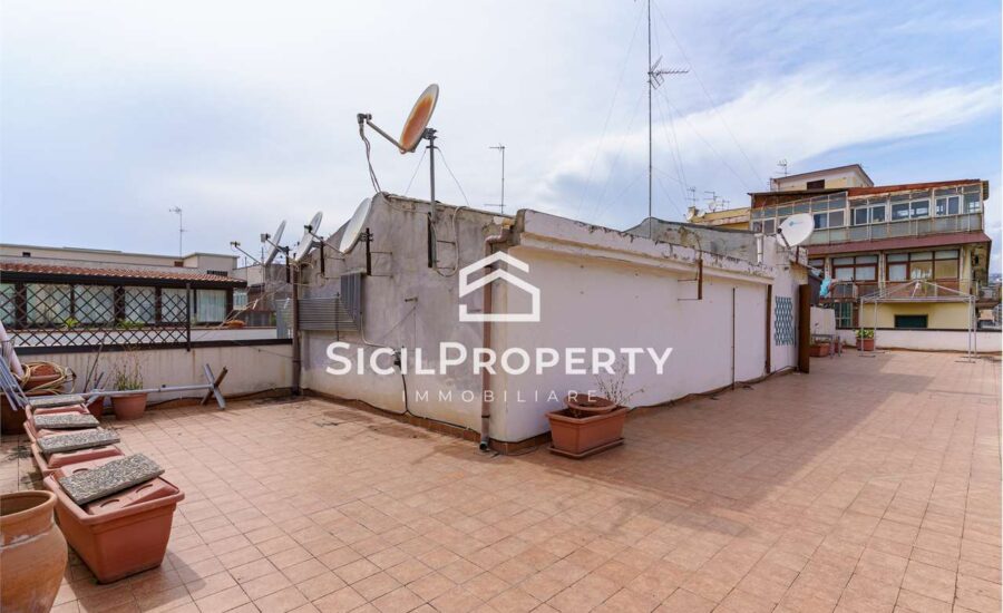 VIA O. SCAMMACCA APT 90MQ CON TERRAZZO DI 150MQ