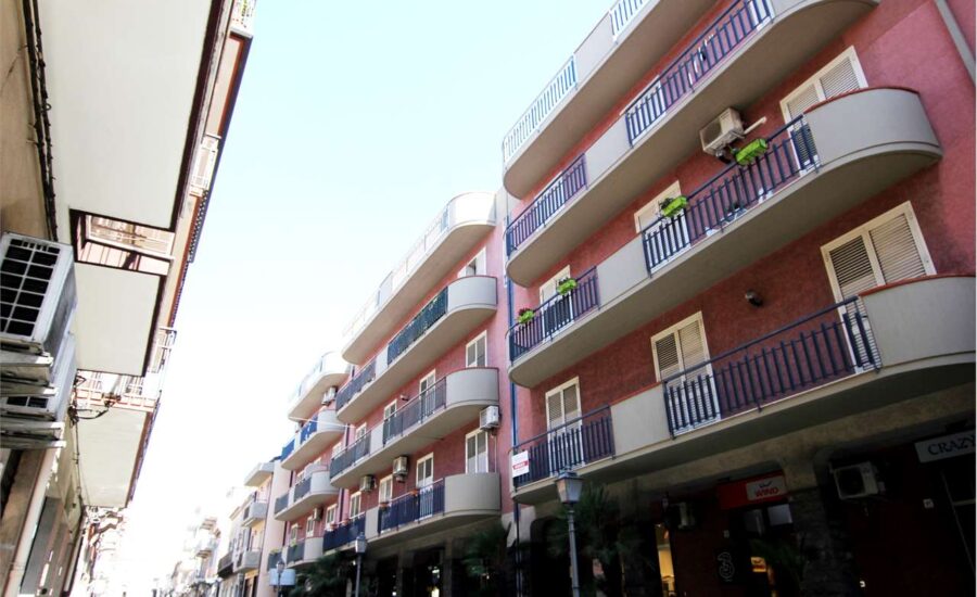 Aci Catena apt 100 mq piano primo