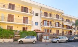 Via San Nicolo’ rifinito appartamento con garage