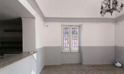 Mascalucia Via Etnea bottega 2 luci mq. 70