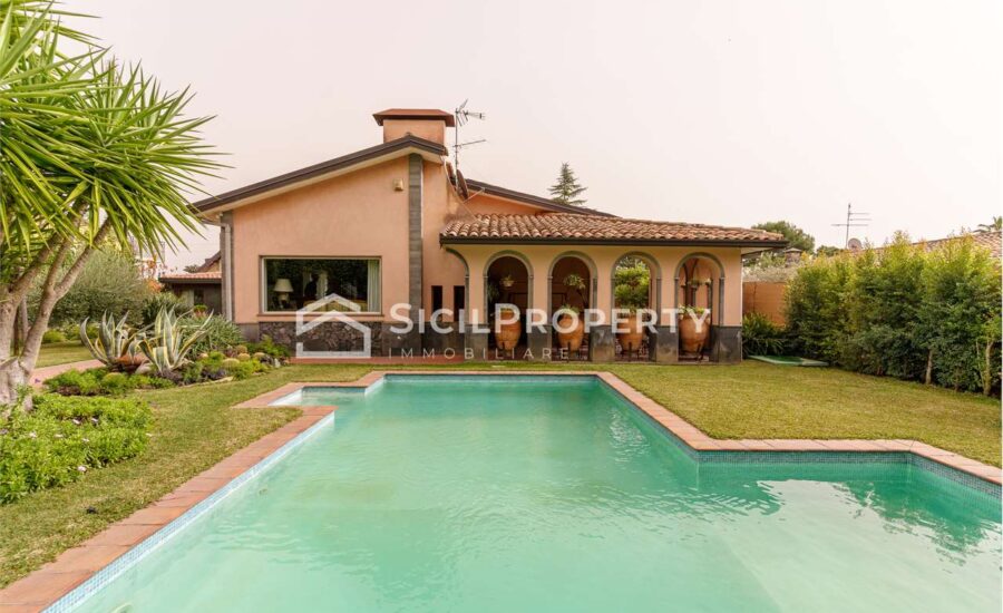 San Giovanni La Punta Splendida Villa con Piscina