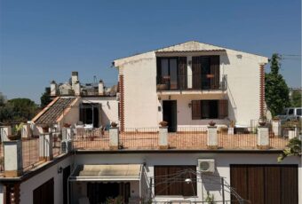 Aci Castello 3Vani 130 mq con terrazzo 150 mq