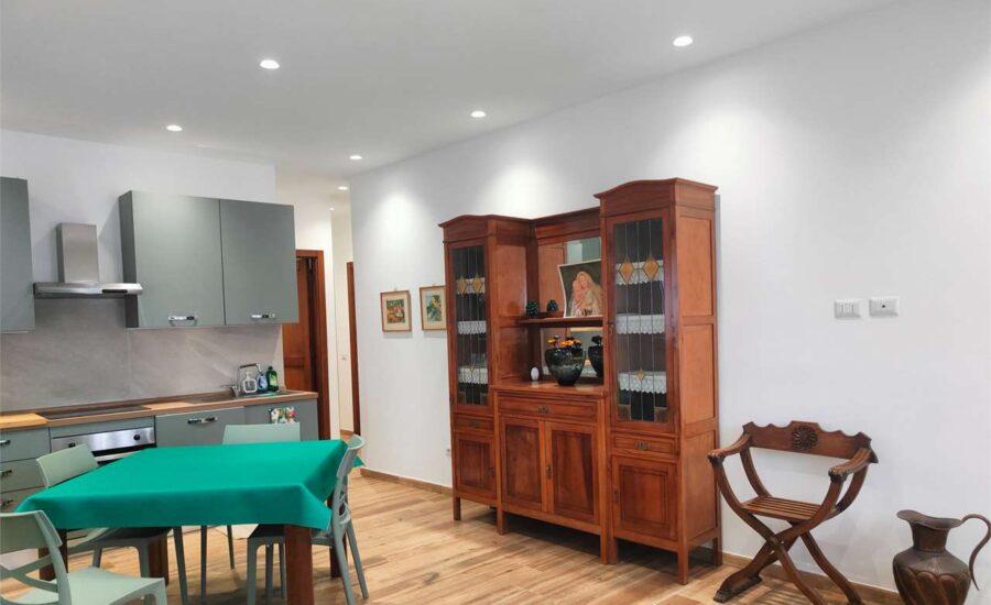 Catania, Via Messina, Arredato, 65 mq