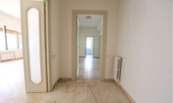 Piazza Europa 125mq con garage semi arredato