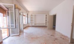 Piazza Europa 125mq con garage semi arredato