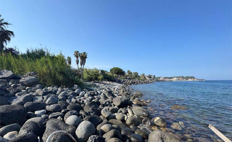 Aci Castello apt 150mq arredato discesa a mare privata