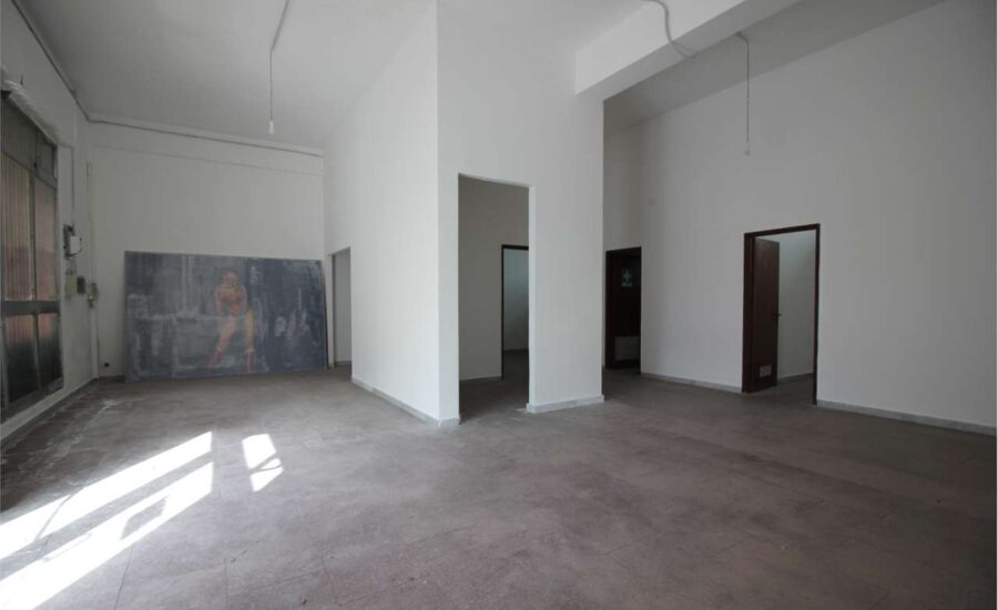 Cannizzaro Via Firenze bottega mq. 100 2 luci