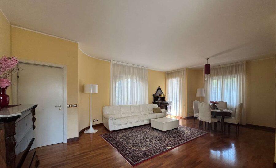 Aci Castello apt 150mq arredato discesa a mare privata