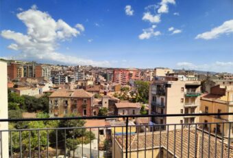 Catania, Largo Carmelo Mendola, Non arredato, 150 mq