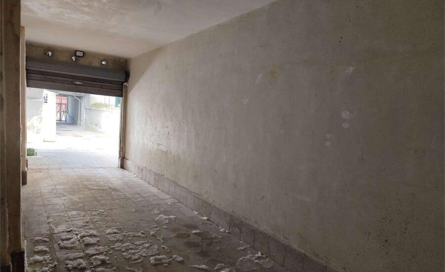 Catania Orto botanico,BoxAuto doppio 21mq via Ibla