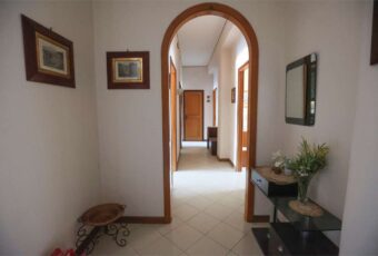 Viale Vittorio Veneto grande appartamento arredato