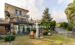 Trecastagni unica villa singola plurifamiliare