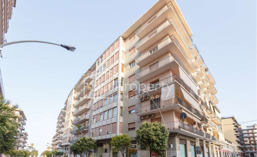 Acireale appartamento pressi belvedere poss.garage