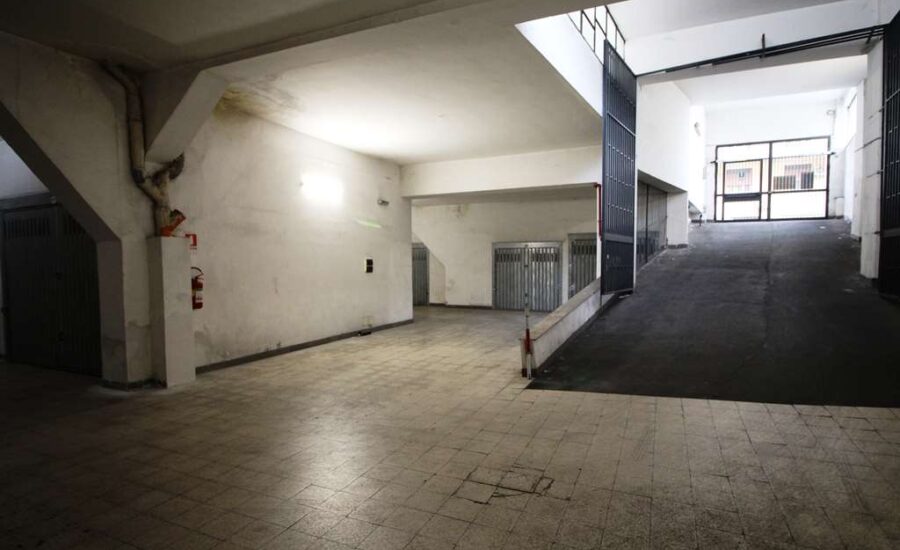 Catania Autorimessa ad uso investimento 30 BOX