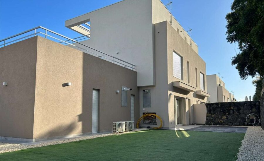 San Gregorio Di Catania, appartanvilla arredato mq 130