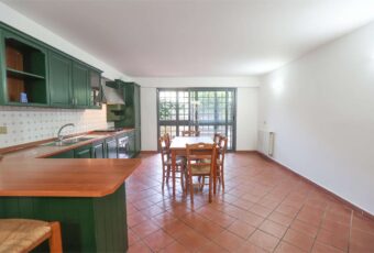 Appartamento su due livelli Vampolieri con terrazz