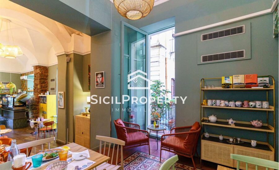 Bottega Via Umberto locata 24.000 euro annui