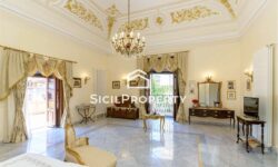 Militello Val di Catania Appartamento Ristrutturato Palazzo Liggieri