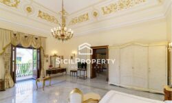 Militello Val di Catania Appartamento Ristrutturato Palazzo Liggieri